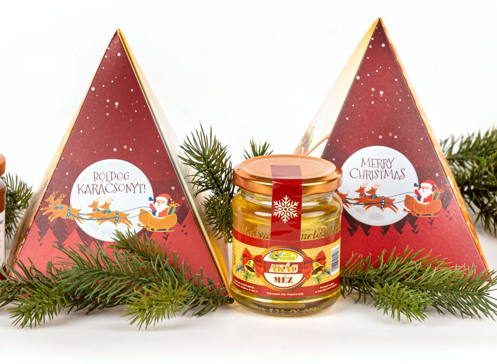 Ajándék piramis doboz karácsonyra.